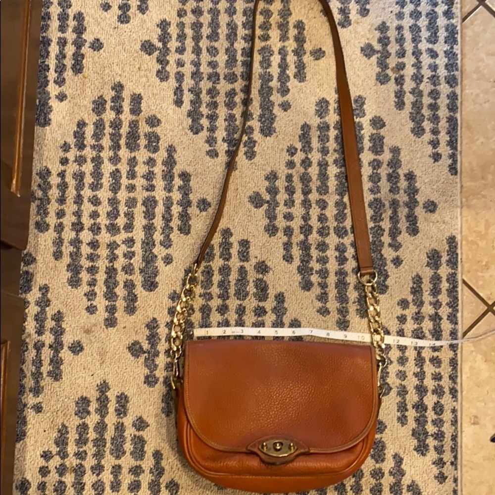 Stylish / classic Dooney & Bourke vintage purse